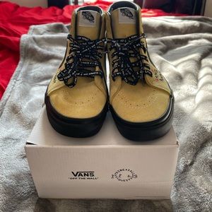 Men’s high top vans